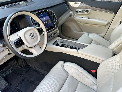 Used 2023 Volvo XC90 B6 Ultimate w/ Lounge Package image 9