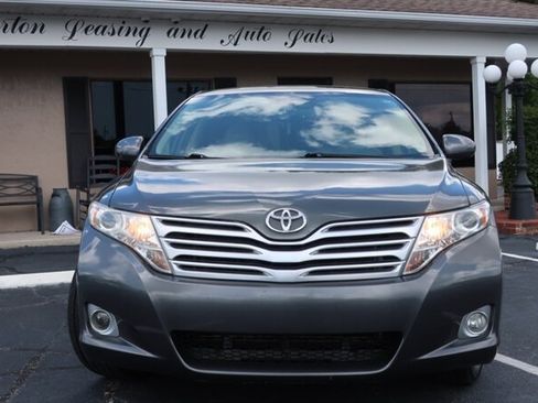 Used 2010 Toyota Venza FWD image 2
