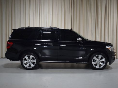 Used 2023 Ford Expedition Platinum image 13