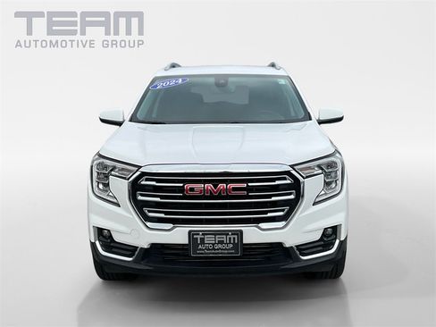 Used 2024 GMC Terrain SLT image 2
