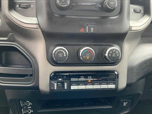 Used 2021 RAM 5500 Tradesman image 34