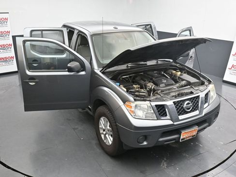 Used 2016 Nissan Frontier SV image 25