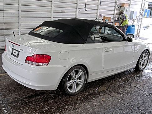 Used 2009 BMW 128i Convertible RWD image 2