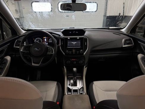 Used 2021 Subaru Forester Base image 18