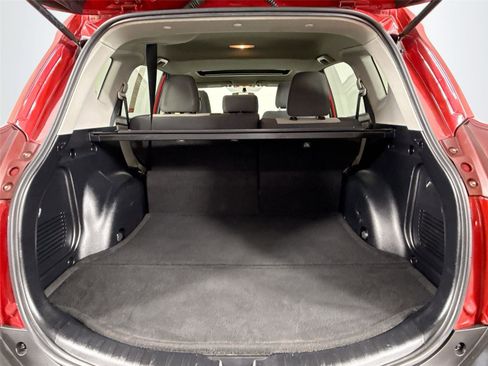 Used 2015 Toyota RAV4 XLE image 32