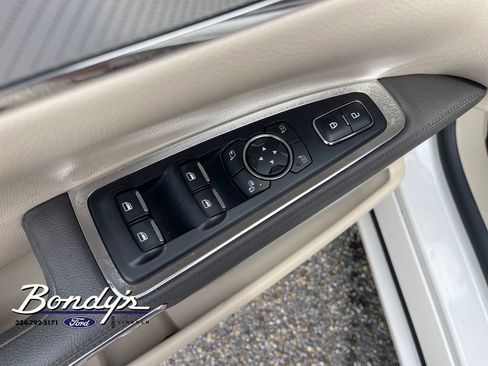 Used 2018 Lincoln Continental Reserve AWD/4WD image 8