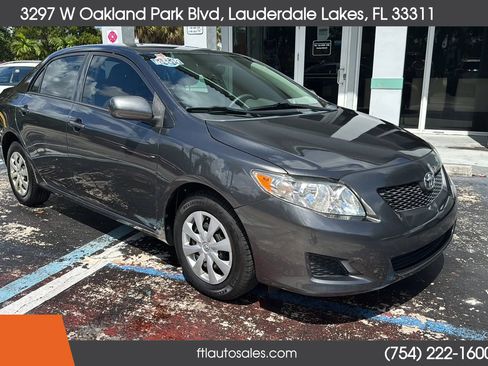 Used 2010 Toyota Corolla LE image 3