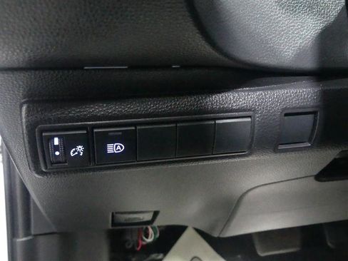 Used 2022 Toyota Corolla LE image 28