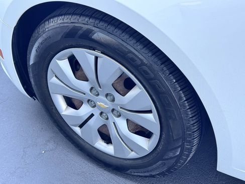 Used 2012 Chevrolet Cruze LS w/ Connectivity Package FWD image 22