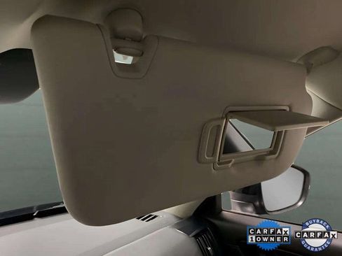 Used 2024 Nissan Pathfinder S image 57