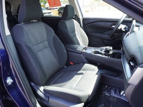 Certified 2025 Nissan Rogue SV FWD image 12
