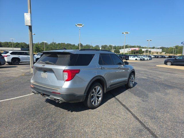 Used 2021 Ford Explorer Platinum w/ Equipment Group 601A AWD/4WD image 3