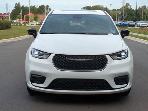 New 2026 Chrysler Pacifica Select image 16