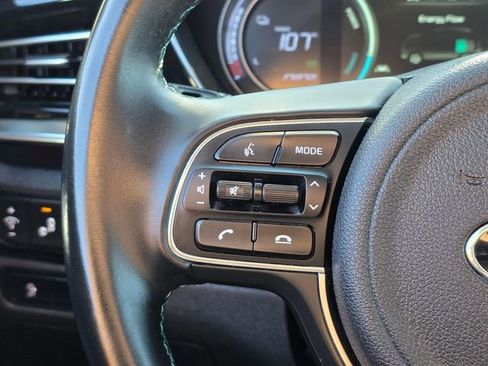 Used 2021 Kia Niro EX Premium FWD image 26