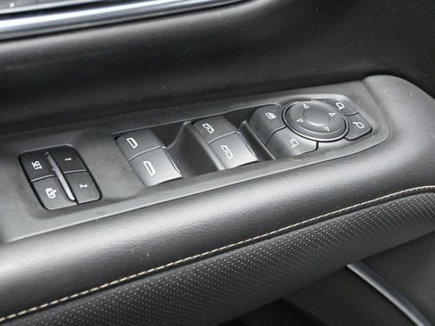 Used 2021 Chevrolet Tahoe Premier w/ Premium Package image 15