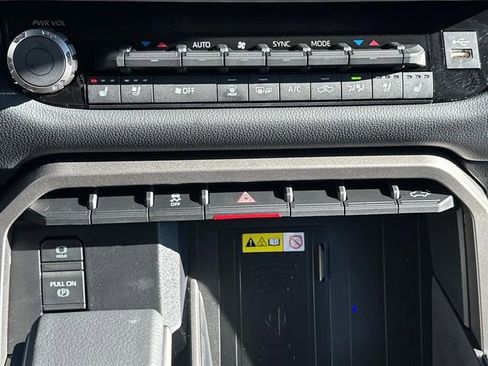 Certified 2026 Toyota Tundra Limited AWD/4WD image 23
