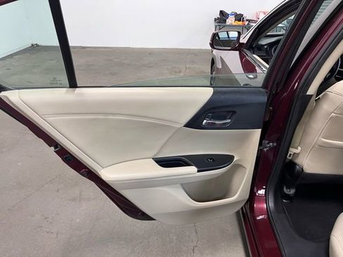 Used 2016 Honda Accord EX-L image 17