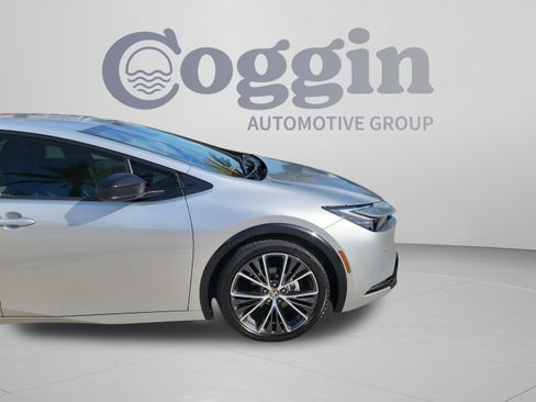 Used 2023 Toyota Prius XLE FWD image 32