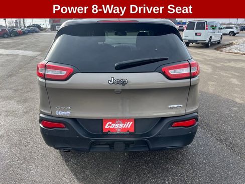 Used 2016 Jeep Cherokee Latitude w/ Safety/Convenience Group image 4