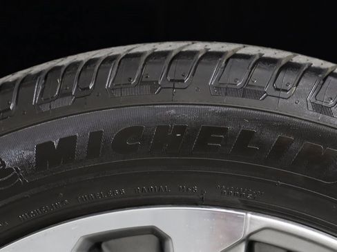 Used 2021 GMC Yukon Denali w/ Denali Premium Package image 52