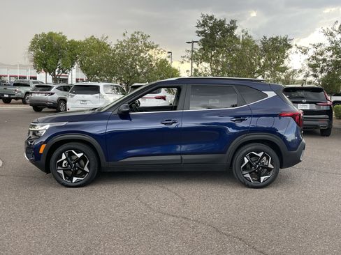 Certified 2024 Kia Seltos EX FWD image 3