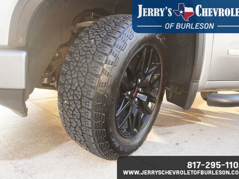Used 2023 GMC Sierra 1500 Elevation w/ X31 Off-Road Package AWD/4WD image 10