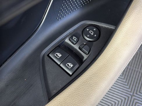 Used 2024 BMW 230i Coupe w/ Convenience Package RWD image 15