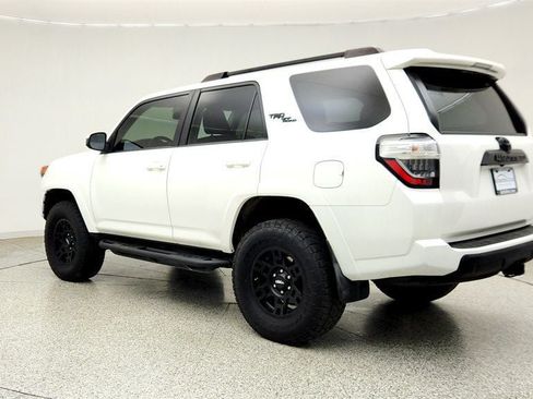 Used 2020 Toyota 4Runner TRD Off-Road AWD/4WD image 7