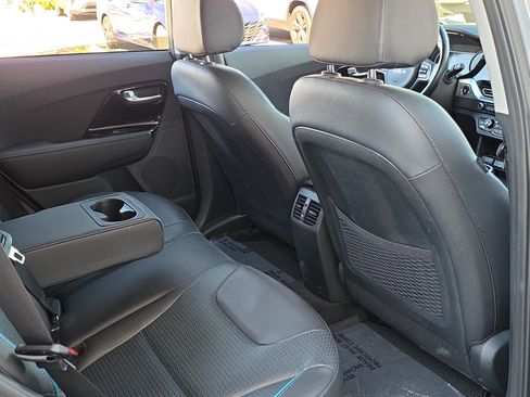Used 2022 Kia Niro EX Premium image 29
