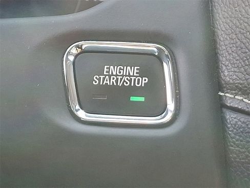 Used 2023 GMC Acadia SLT image 25