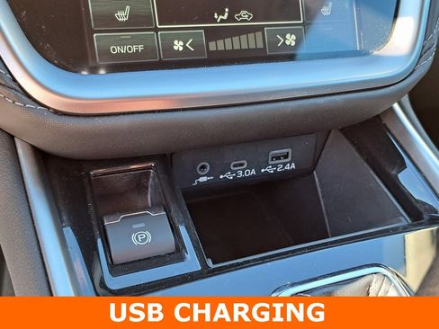 Used 2024 Subaru Outback Premium image 18