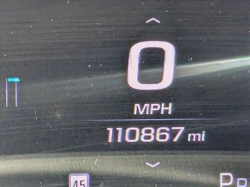 Used 2018 GMC Yukon Denali image 9