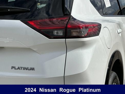 Used 2024 Nissan Rogue Platinum FWD image 34