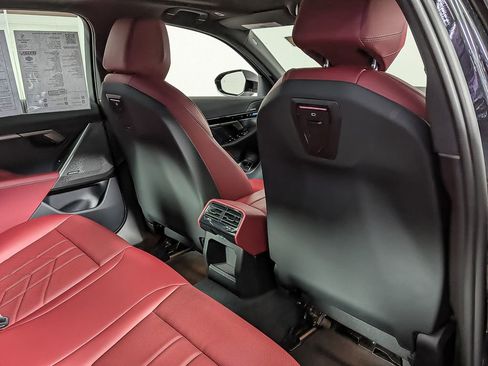 Used 2025 BMW 530i xDrive w/ Premium Package image 41