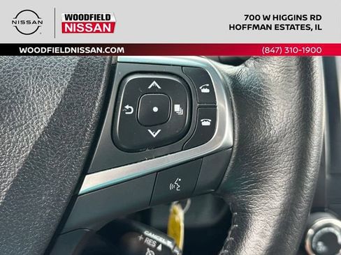 Used 2015 Toyota Camry SE w/ Moonroof Package FWD image 39