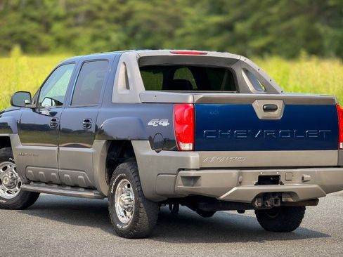Used 2002 Chevrolet Avalanche 2500 AWD/4WD image 9