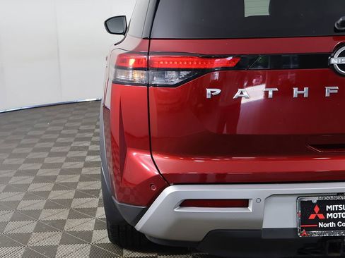 Used 2023 Nissan Pathfinder SL w/ SL Premium Package AWD/4WD image 19