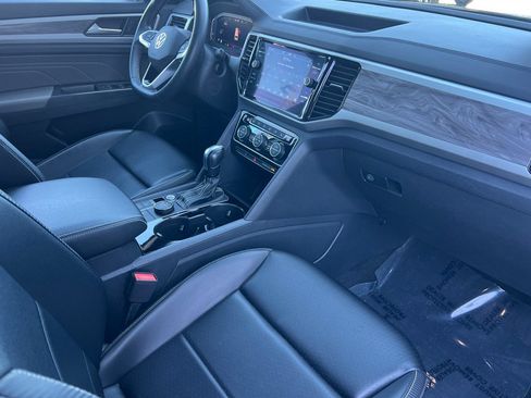 Used 2022 Volkswagen Atlas Cross Sport SE AWD/4WD image 14