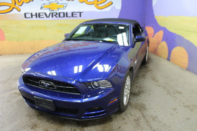 Used 2013 Ford Mustang Premium RWD image 4