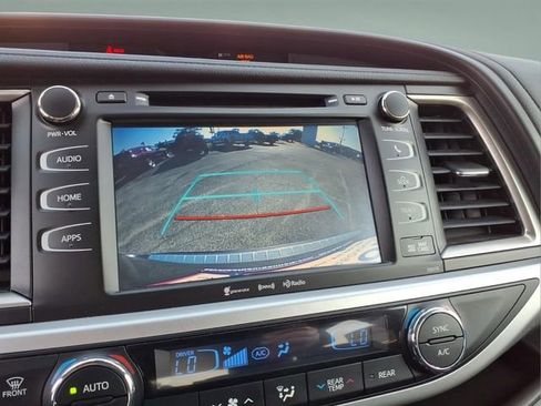 Used 2018 Toyota Highlander SE w/ Protection Package #3 AWD/4WD image 22