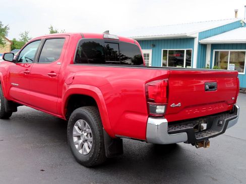 Used 2019 Toyota Tacoma TRD Off-Road image 16