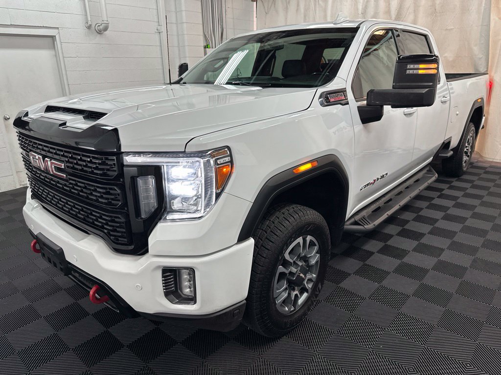 Used 2023 GMC Sierra 2500 AT4 w/ Driver Alert Package I AWD/4WD image 4
