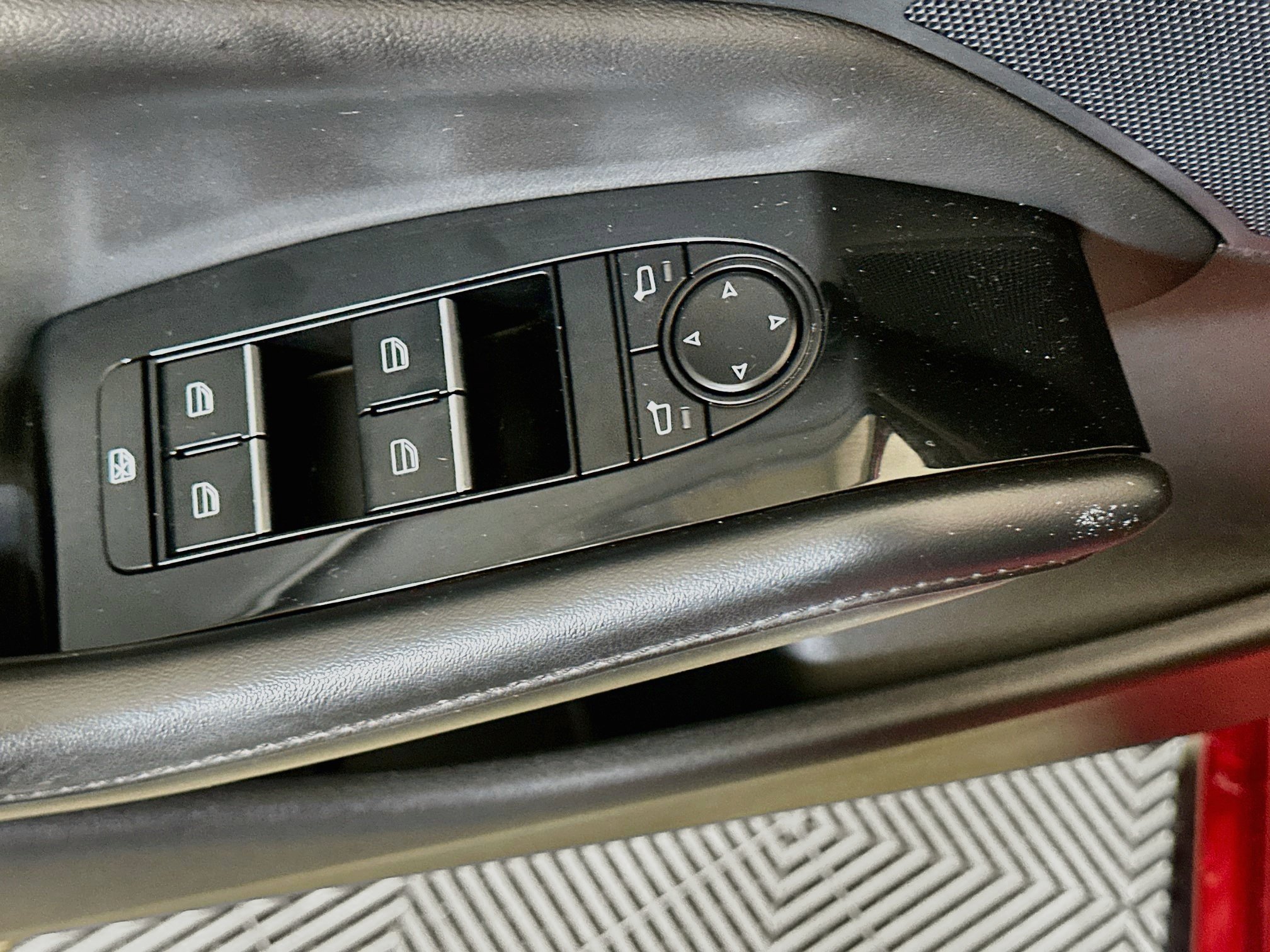 Used 2025 MAZDA MAZDA3 s FWD image 15