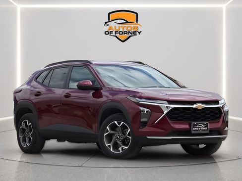 Used 2025 Chevrolet Trax LT FWD image 6