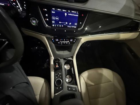 Used 2020 Cadillac XT6 Premium Luxury FWD image 23