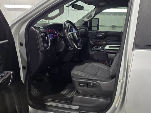 Used 2020 Chevrolet Silverado 2500 LT w/ Convenience Package image 7