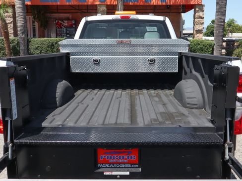 Used 2021 Ford F250 XL w/ Power Equipment Group RWD image 8
