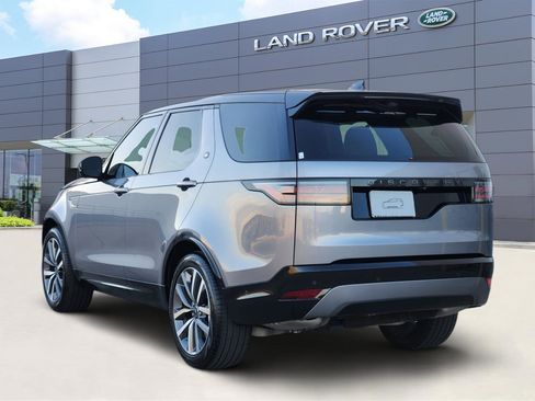 Certified 2025 Land Rover Discovery Dynamic SE image 4