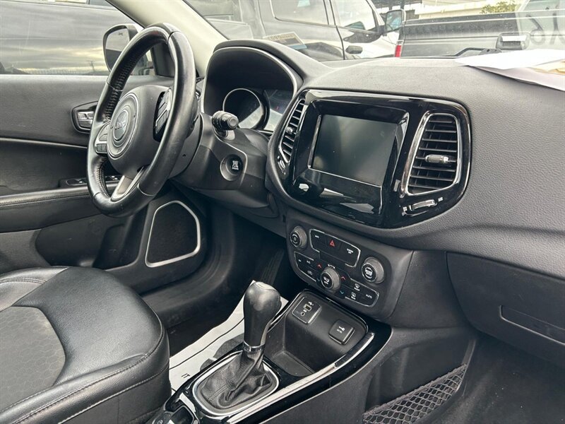 Used 2019 Jeep Compass Latitude FWD image 26