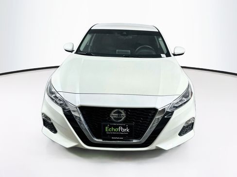 Used 2021 Nissan Altima 2.5 SV FWD image 2
